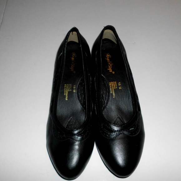 Black slip on's with by Angle Steps 10 M - Picture 1 of 2
